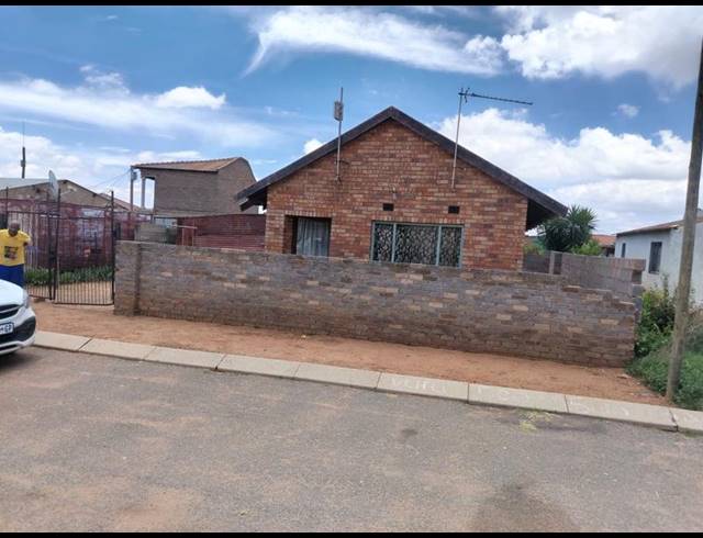 3 BEDROOM HOUSE FOR SALE IN RIETVALLEI